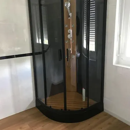 Petite Maison En Campagne Avec Jacuzzi Сasa de vacaciones Barenton